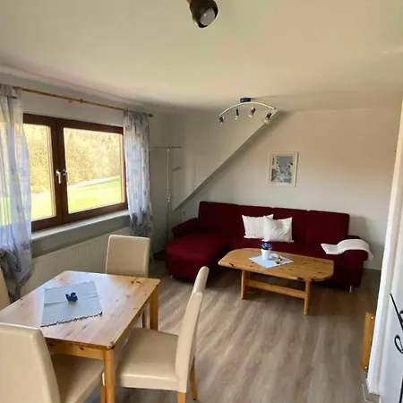 Haus Bergblick アパート Bringhausen